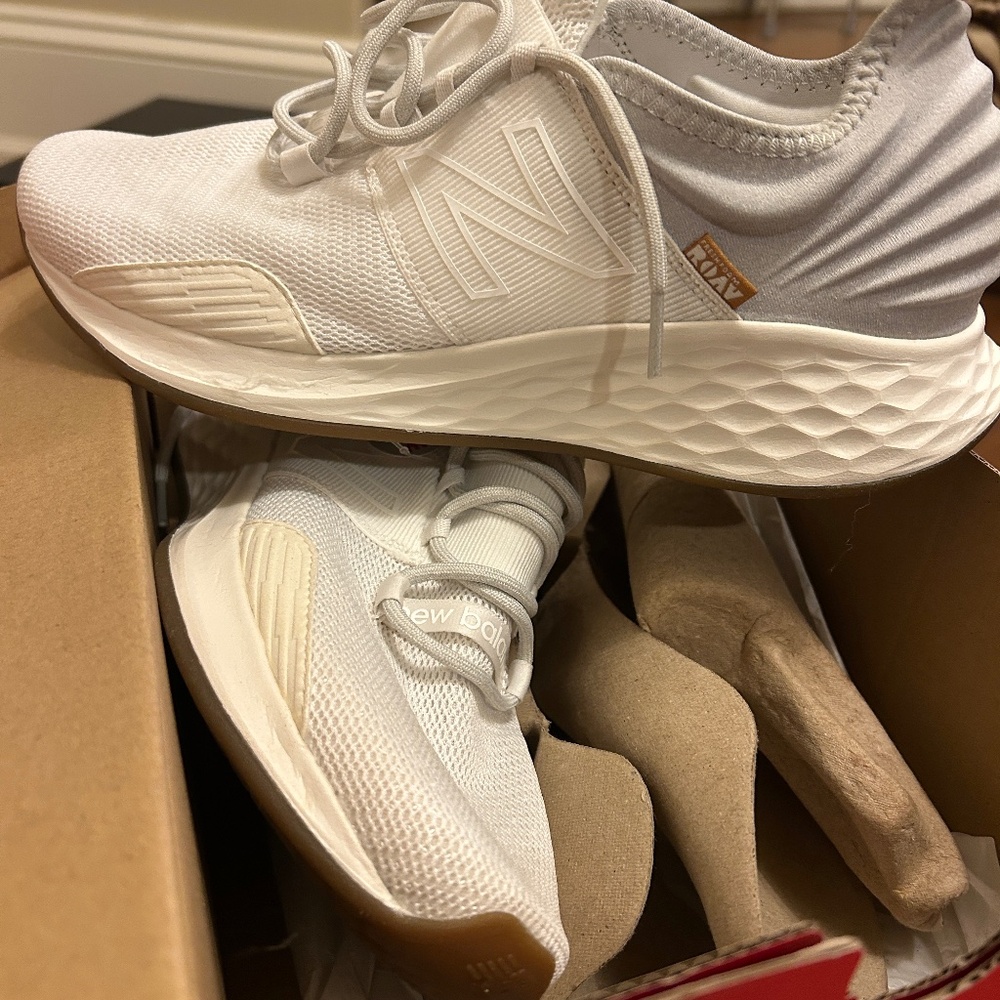 New Balance women’s Fresh Foam Roav